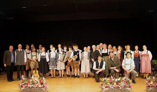 Die Mitwirkenden des 48. Oberländer Sänger- und Musikantentreffens | Foto: Joachim Stecher