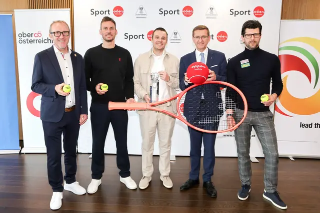 v.l.: Martin Hackl (COO SKE Engineering, Turniersponsor), Andreas Haider-Maurer (Turnierbotschafter), Florian Leitgeb (CEO Champ Events &amp; Turnierdirektor), Wirtschafts- und Sport-Landesrat Markus Achleitner, Jürgen Melzer (ÖTV-Sportdirektor &amp; Davis Cup-Kapitän). | Foto: Land OÖ/ Andreas Maringer