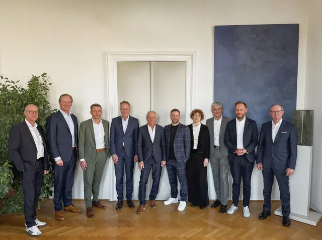 Marcus Wattenberg, Eike von Katte, Michael Schmid, Jörg-Uwe Goldbeck, Manfred Zauner, Roman Zauner, Regine Freimund, Hans-Jörg Frieauff, Andreas Beck und Franz Maurer. | Foto: Zaunergroup