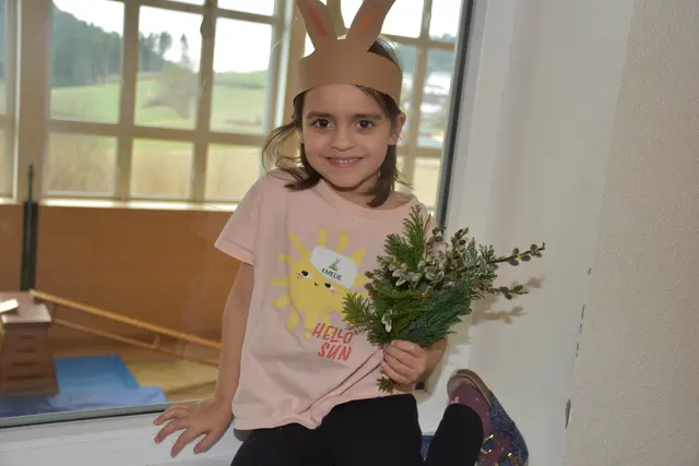 Zum großen Frühlingsfest mit dem Osterhasen luden die Direktorin der Volksschule Pabneukirchen Doris Kurus und ihr Lehrerteam. Mit dabei Seniorenbund, Elternverein und Kindergarten. | Foto: Zinterhof