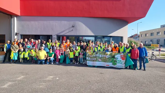 Auch im Vorjahr beteiligten sich zahlreiche freiwillige Helfer an der Putzaktion der Gemeinde. | Foto: Gemeinde Asten