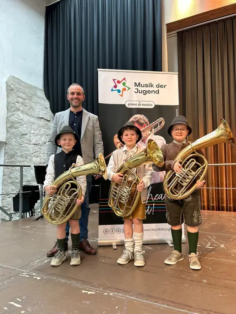 Ma-Mo-Lu Tenorhorn Crew: Moritz Harringer, Lukas Sammer und Maximilian Schiestl, mit Lehrkraft Franz Schiestl. | Foto: LMS Attnang-Puchheim