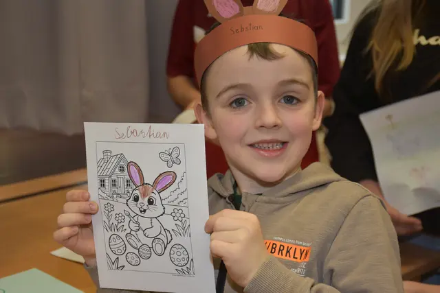 Zum großen Frühlingsfest mit dem Osterhasen luden die Direktorin der Volksschule Pabneukirchen Doris Kurus und ihr Lehrerteam. Mit dabei Seniorenbund, Elternverein und Kindergarten. | Foto: Zinterhof