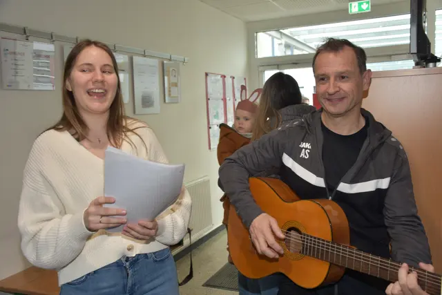 Zum großen Frühlingsfest mit dem Osterhasen luden die Direktorin der Volksschule Pabneukirchen Doris Kurus und ihr Lehrerteam. Mit dabei Seniorenbund, Elternverein und Kindergarten. | Foto: Zinterhof