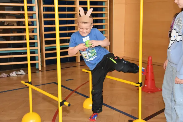 Zum großen Frühlingsfest mit dem Osterhasen luden die Direktorin der Volksschule Pabneukirchen Doris Kurus und ihr Lehrerteam. Mit dabei Seniorenbund, Elternverein und Kindergarten. | Foto: Zinterhof