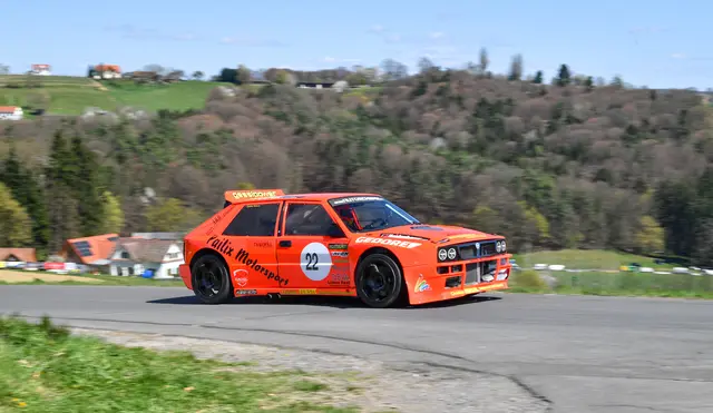 Felix Pailer im knallorangen Lancia Delta Integrale darf in Lödersdorf natürlich nicht fehlen. | Foto: Wolfgang Maringer/HillClimbFans