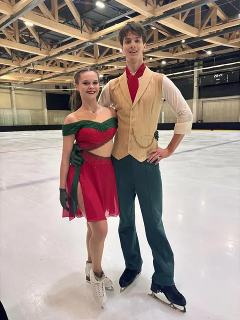 Anita und Andreas Straub sind Nachwuchshoffnungen für die österreichische Eislauf-Szene. Die Donaustädter haben bei der Junioren-Weltmeisterschaft in Talinn den zehnten Platz erreicht. | Foto: privat