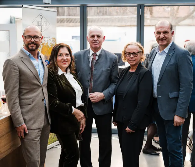 Michael Linsbauer, Andrea Mayer; Bürgermeister Albert Mayer (ÖVP), Gabriele Preisinger, Geschäftsführerin REV Römerland-Carnuntum, Landesabgeordneter und Bürgermeister Otto Auer (ÖVP) | Foto: Haydnregion Niederösterreich