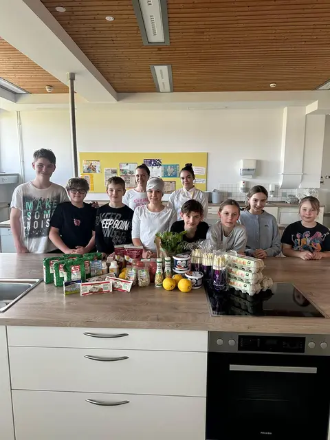 Von Jugendlichen für Jugendliche: Beim Peer-Education-Konzept wurde Wissen geteilt – und gezeigt, wie einfach Kochen und Backen gemeinsam sein kann. | Foto: JUZ Lebring