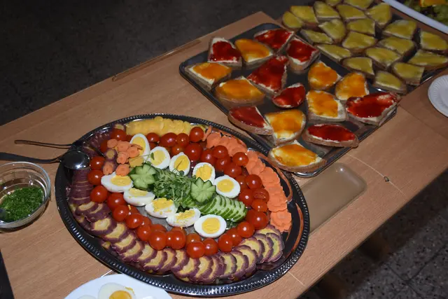 Zum großen Frühlingsfest mit dem Osterhasen luden die Direktorin der Volksschule Pabneukirchen Doris Kurus und ihr Lehrerteam. Mit dabei Seniorenbund, Elternverein und Kindergarten. | Foto: Zinterhof