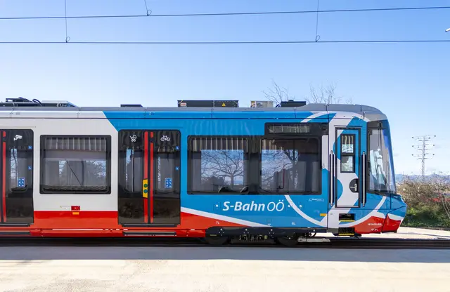 Die TramTrain-Fahrzeuge wurden speziell für die direkte Verbindung des Stadtzentrums mit dem Umland entwickelt. | Foto: Stadler