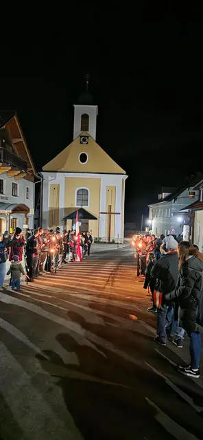 Ein Spalier für die Sieger aus Cortina. | Foto: privat