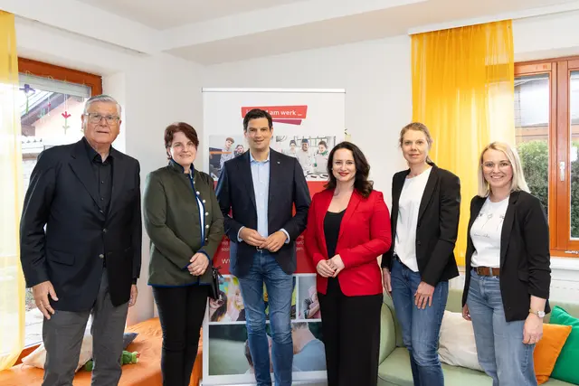 Präsident Walter Ferk, Bgm. Eva Pickl, LR Hannes Amesbauer, Sandra Schimmler, BH Nina Pölzl und Eleonora Kapaun-Kübeck-Montenuovo. | Foto: Jugend am Werk/Mörtl