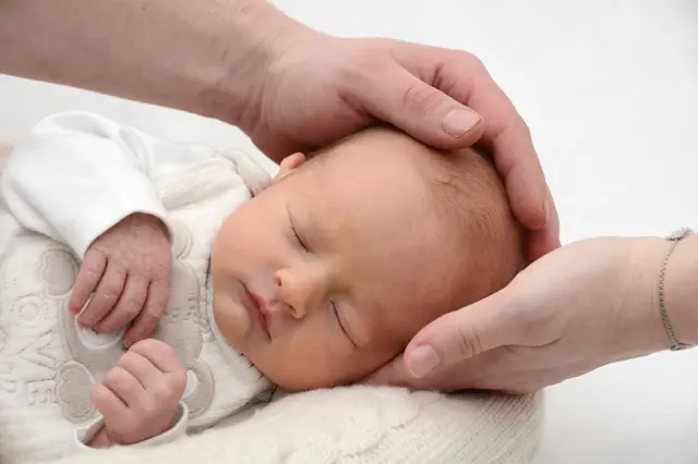 Name: Maximilian
Geburtsdatum: 25.02.2026
Gewicht: 3.150 g
Größe: 54.0 cm
Eltern: Verena Hammerl und Thomas Schaffer aus St.Peter ob Judenburg | Foto: Babysmile