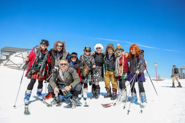 Beim 10. Rettl-Kiltskitag auf der Turracher Höhe ist der Dresscode klar definiert: Kilt, Lederhose &amp; Tracht haben Vorfahrt. | Foto: Rene Krammer