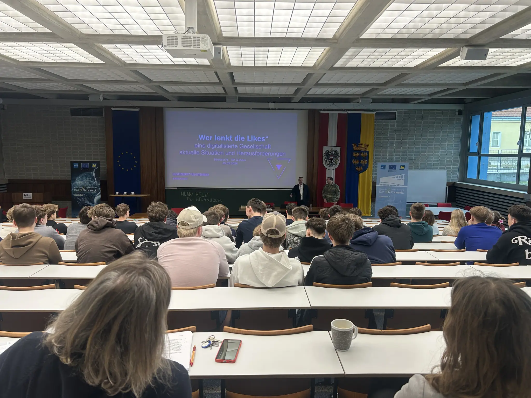 HTL Wiener Neustadt: Roadshow zeigt Schülern, wie soziale Medien