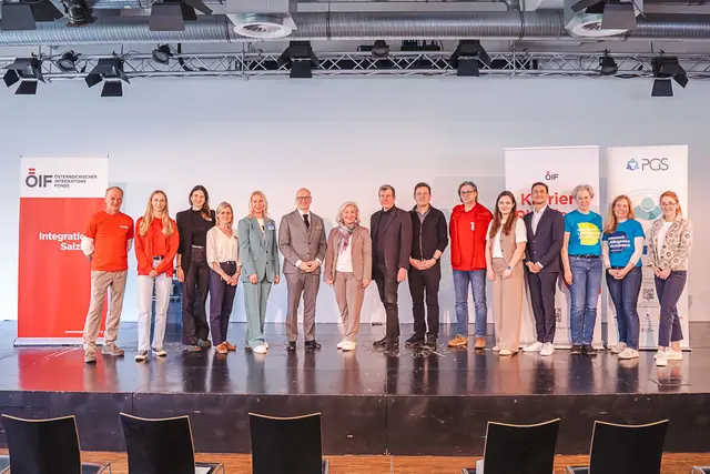 In der TriBühne Lehen fand die Karriereplattform des Österreichischen Integrationsfonds (ÖIF) in Salzburg zum Schwerpunkt Gesundheits- und Pflegeberufe statt. 
 | Foto: ÖIF/Soldatenko