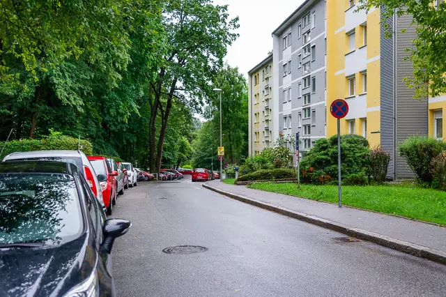 Für Anrainerinnen und Anrainer wird die Parkplatzsuche am Ende eines Arbeitstages oft zur Tortur. | Foto: Jörgler