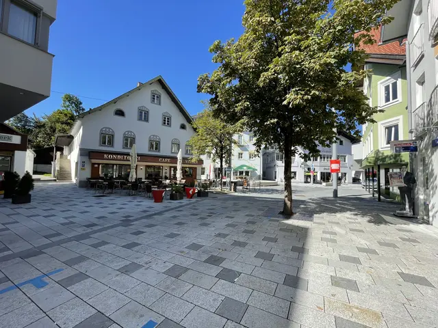 Unsere Zentren leben vom lokalen Handel. Städte ohne Geschäfte würden ihren Reiz verlieren.  | Foto: MeinBezirk/Günther Reichel