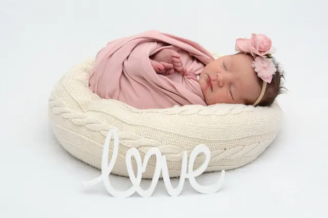 Name: Samiya
Geburtsdatum: 08.03.2026
Gewicht: 3.235 g
Größe: 49.0 cm
Eltern: Milana Addulaeve und Dzhabrail Surkhaev aus Bruck an der Mur | Foto: Babysmile