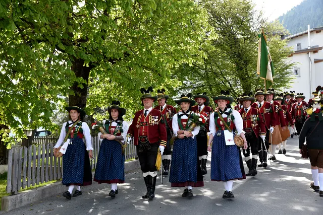 Aufmarsch in Grinzens: Dieses Bild mit Hauptmann Helmut Brandner wird es nicht mehr geben. | Foto: Kastl