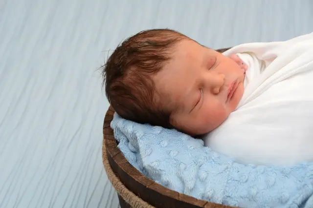 Name: David
Geburtsdatum: 25.02.2026
Gewicht: 3.050 g
Größe: 51 cm
Eltern: Laura und Florin Bodiu aus Kapfenberg | Foto: Babysmile