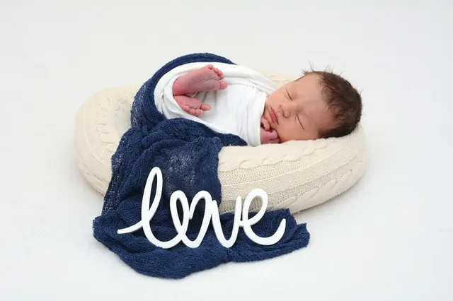 Name: Adrian
Geburtsdatum: 18.02.2026
Gewicht: 3.045 g
Größe: 50 cm
Eltern: Misel Pejic und Vlado Artukovic aus St.Michael | Foto: Babysmile