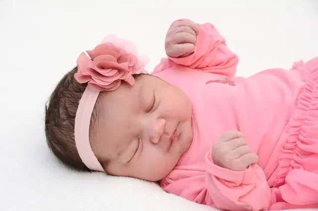 Name: Miriam Maria
Geburtsdatum: 11.02.2026
Gewicht: 4.100 g
Größe: 52 cm
Eltern: Estera und Gheorghe Pirvu aus Leoben | Foto: Babysmile