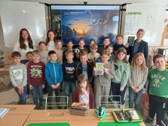 Die Schülerinnen und Schüler genossen die Reise in die Bücherwelt von Sonja Kaiblinger. | Foto: Wolfgang Lakitsch