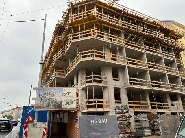 So präsentierte sich der Rohbau noch im Mai 2025.  | Foto: Luca Arztmann/MeinBezirk