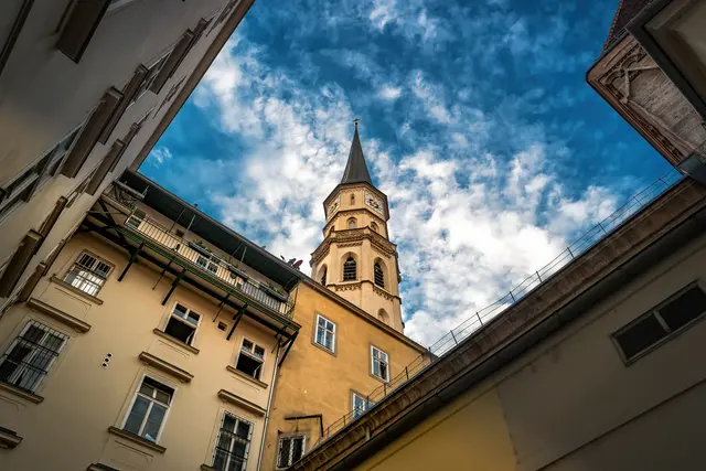 Der Turm der Michaelerkirche. | Foto: Tomislav JOSIPOVIC