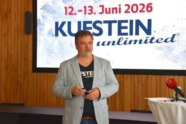 "Es wird heuer ein bisschen rockiger", verrät Thomas Ebner bei der Präsentation des Line-ups.  | Foto: Barbara Fluckinger