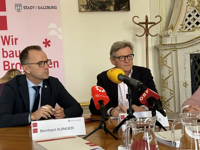 Stellten das Programm und Konzept rund um das Stadtfest 2026 vor: Bürgermeister Bernhard Auinger und Magistratsdirektor Max Tischler. | Foto: Lisa Gold