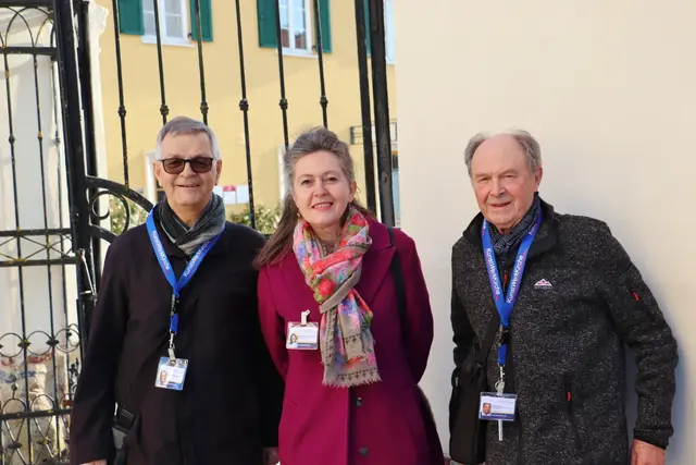 Die ehrenamtlichen Kirchenführer Günther Geieregger, Bibiana Hubmann-Fellner und Viktor Sailer machten am Josefitag Kirchenführungen in Fernitz.. | Foto: Edith Ertl