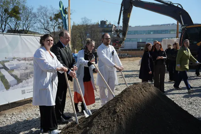 Der offizielle Spatenstich ist erfolgt. Die Bauarbeiten für die neue Psychiatrie der Klinik Favoriten sind gestartet. | Foto: Sade Jerabek/MeinBezirk