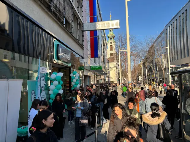 "Normal" hat Montag bis Freitag von 9.30 bis 20 Uhr und samstags von 9.30 bis 18 Uhr. | Foto: Walter Hofmann-Köllner/MeinBezirk