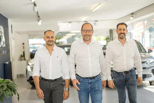 Im Autohaus Fritz in Gleisdorf finden Sie Verkaufsberater, die Ihre Kundinnen und Kunden mit umfangreicher Beratung begeistern. | Foto: Karl Schrotter Photograph