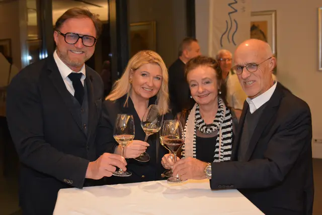 Sportlich, sportlich (v.l.): Fußballtrainer Ralph Hasenhüttl und seine Frau Sandra mit Marlene und Toni Innauer. | Foto: RC Innsbruck Goldenes Dachl