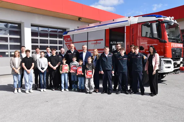 Die Stadtfeuerwehr Pinkafeld erweitert die Schulzusammenarbeit im Rahmen des Projekts "Gemeinsam.Sicher.Feuerwehr" auf Volks- und Mittelschule. | Foto: MeinBezirk/Michael Strini