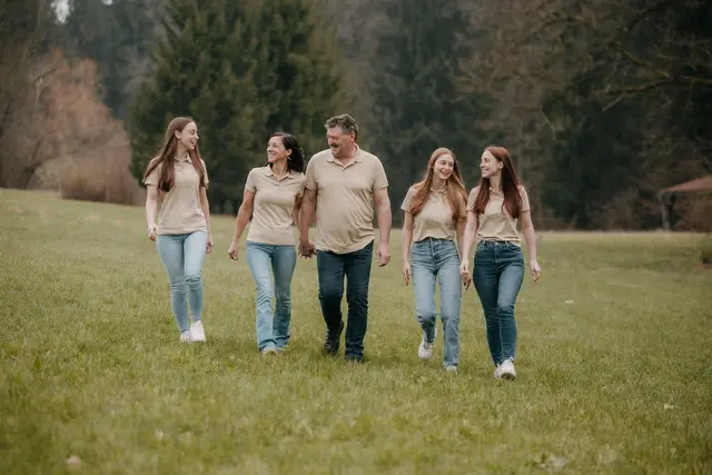 Familie Masser aus Dobl-Zwaring weiß, worauf es beim Sonnenblumenöl ankommt. | Foto: Fotozone 
