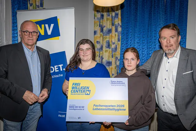 Konrad Tiefenbacher, Freiwilligencenter Niederösterreich, Kathrin Buresch-Schwarzl und Nadine Weißenbeck von der Freiwilligen Feuerwehr Mauer, Vortragender Robert Stein | Foto: Paul Plutsch