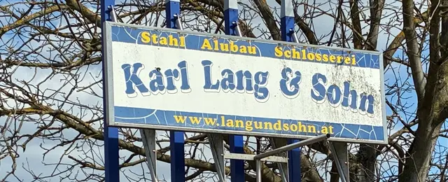 Das Unternehmen, das Zäune, Geländer, Treppen, Fassaden und Portale aus Metall und Glas anfertigt, ist zahlungsunfähig geworden. | Foto: Anna Kaufmann