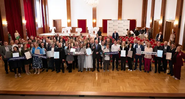 Gesundheit am Arbeitsplatz im Fokus: Die ÖGK zeichnete 179 niederösterreichische Betriebe mit dem BGF-Gütesiegel für ihre herausragenden Maßnahmen zur Betrieblichen Gesundheitsförderung aus.  | Foto: ÖGK/Mauro Vitera