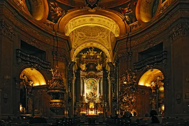 Hochaltar der Peterskirche am Petersplatz. | Foto: Alexander Bartek