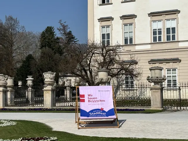 Das Motto lautet: "Wir bauen Brücken". Drei Tage lang verwandeln sich die Plätze, Gassen und Brücken in der Stadt Salzburg in eine bunte Bühne für Begegnung, Musik, Kultur, Sport und gemeinsames Feiern.  | Foto: Lisa Gold