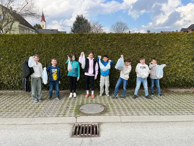 In Deutsch Kaltenbrunn betätigten sich die Kinder der Volksschule im Rahmen der Nachmittagsbetreuung als freiwillige Müllklauber. | Foto: Gemeinde Deutsch Kaltenbrunn
