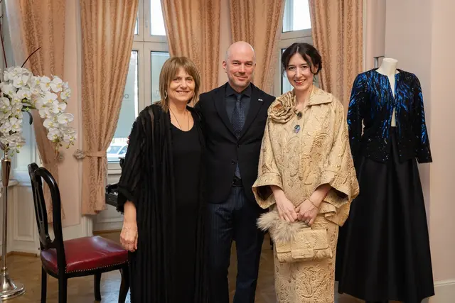 Manuela Peressutti, Cellistin Maddalena Del Gobbo und Komponist Cristian Axt im Atelier nùela | Foto: Ugur Karakan