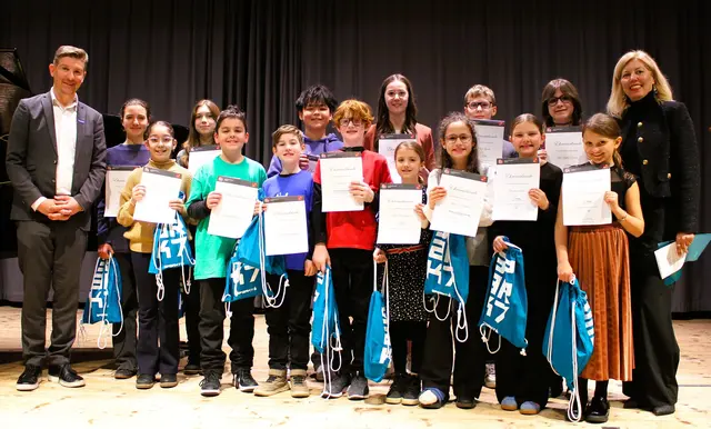 Die erfolgreichen Kinder aus dem Bezirk Schwaz: Bei prima la musica glänzten die jungen Talente.  | Foto: Sparkasse Schwaz