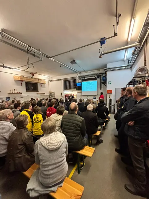 Zahlreiche Gemeindebürger informierten sich über aktuelle Projekte und Entwicklungen. | Foto: Anna-Lena Janker