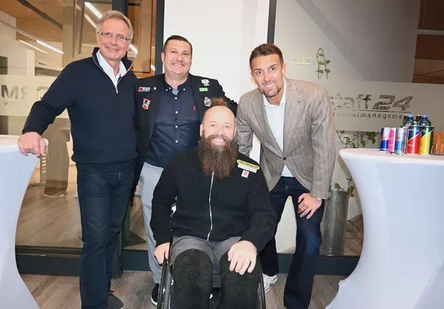Thomas Stangassinger, FC Hallein Sportchef David König, Thomas Geierspichler und Stefan Ilsanker. | Foto: Josef Wind
